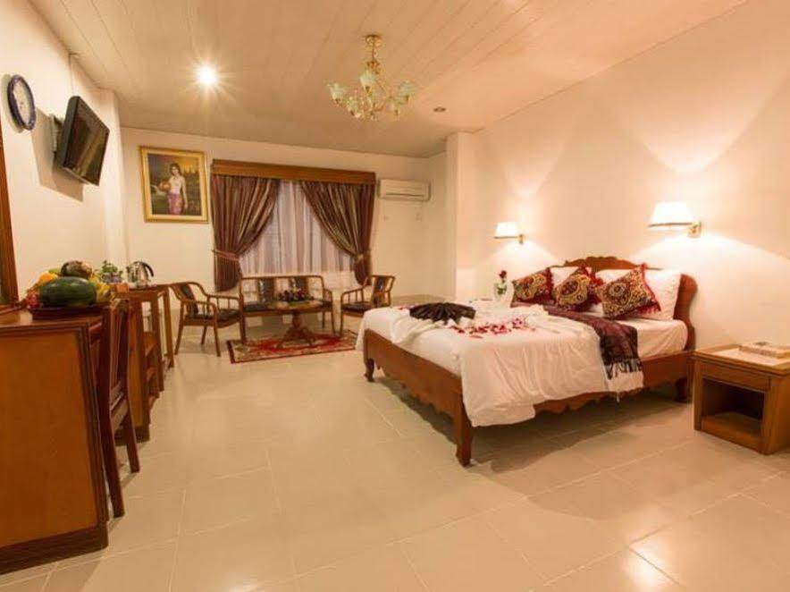 פנום פן Asia Hotel מראה חיצוני תמונה